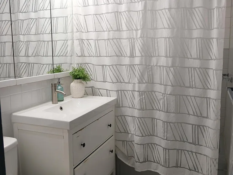 Full bathroom