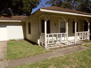 1025 Ridgecrest St, Angleton, TX 77515