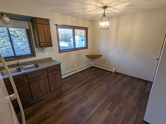 3rd image of 705 2nd Ave NE #1