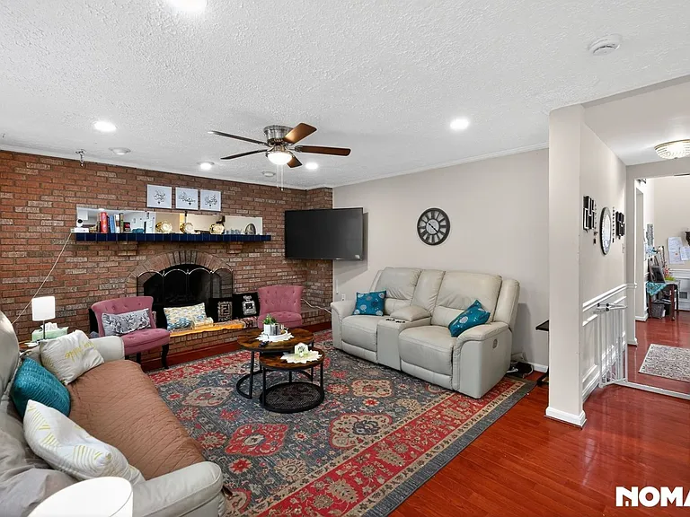13648 Spinning Wheel Dr — Photo 6