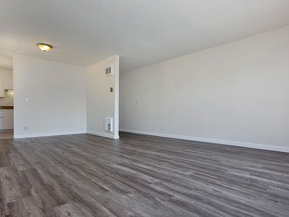 5th image of 465 Lee St #304