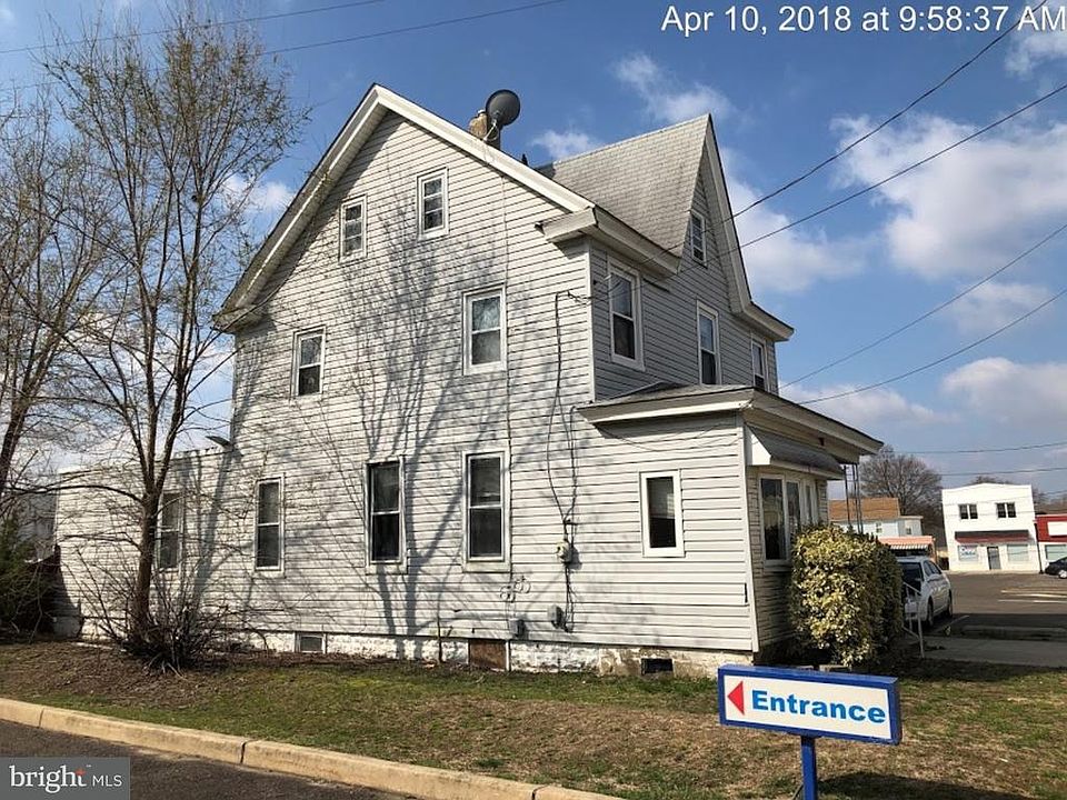 2nd image of 20 E Buck St