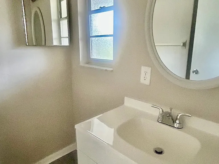 224 SE 16th Pl #4 — Photo 7