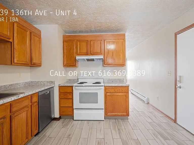 539 136th Ave #4 — Photo 6