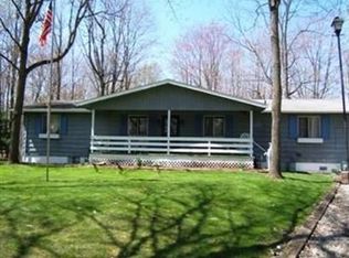 1585 Pierpont Dr, Rock Creek, OH 44084