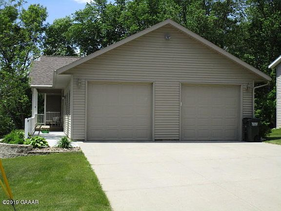 3rd image of 41 9th Ave NE