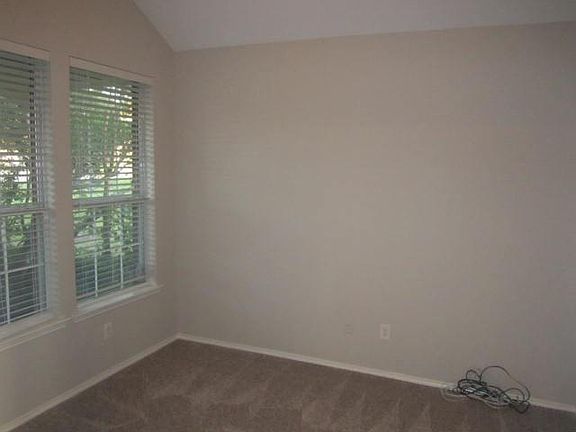 5th image of 440 Hageman Ln