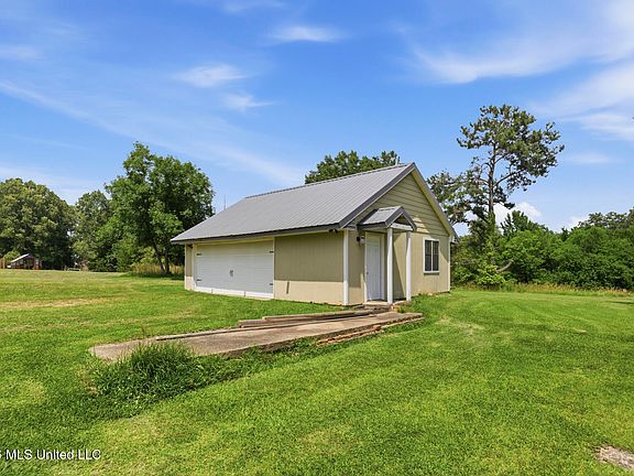 5th image of 301 Oakdale Rd