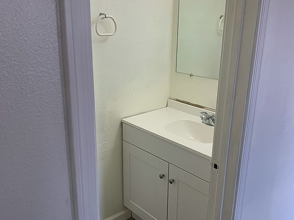 Downstairs half-bath