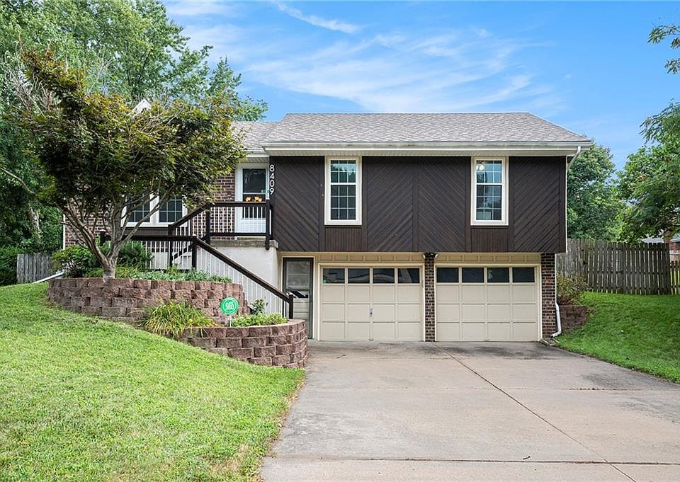 1st image of 8409 Linda Ln