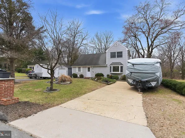 219 Stuart St, Howell, NJ 07731