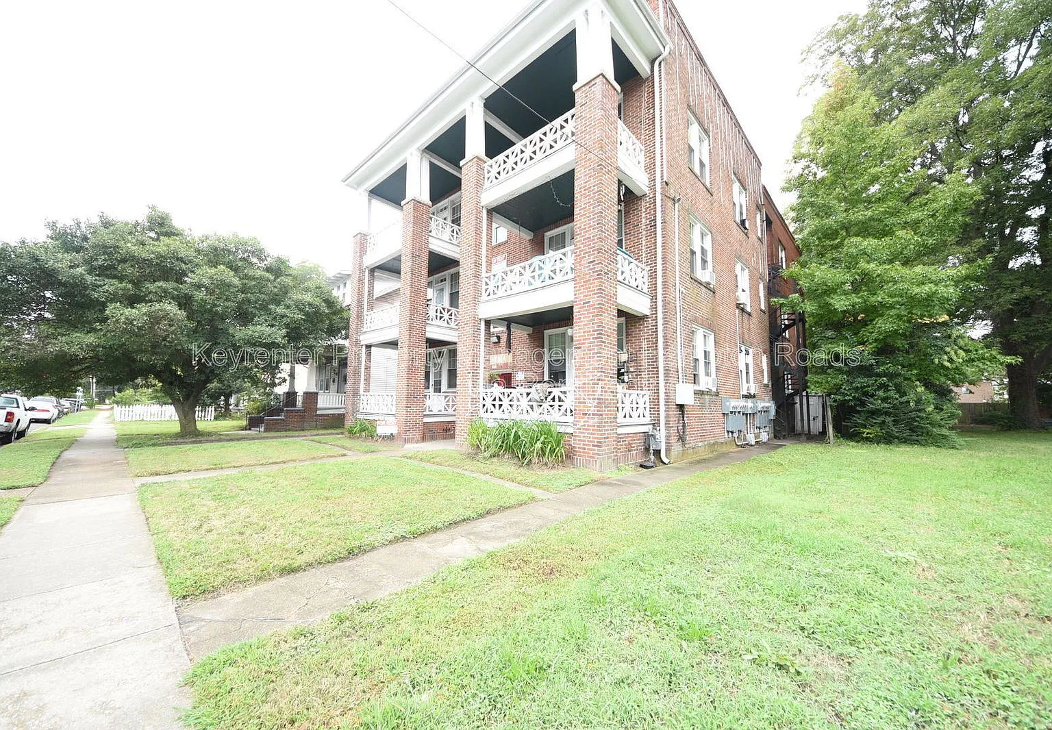 Studio, 1.0 bath, 650 sqft, $900 — Photo 2