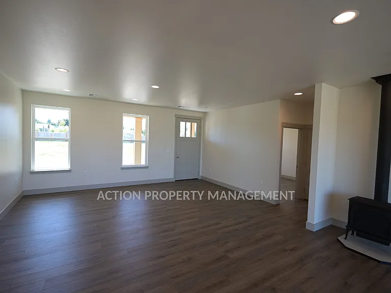 114 Turner Pl — Photo 5