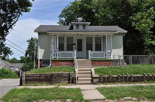 1st image of 303 N 26th St