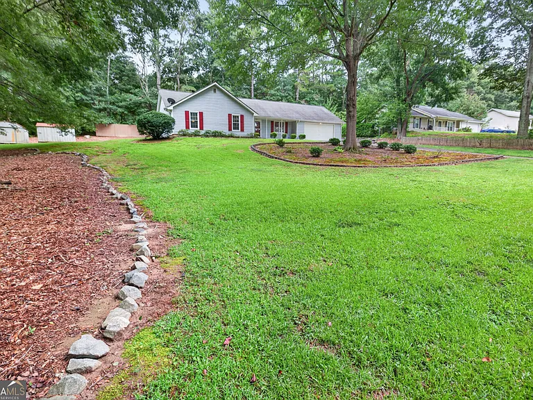 129 Springbrook Dr — Photo 36