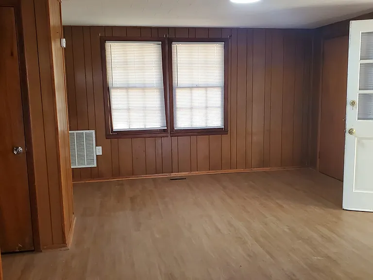 5006 Valley St — Photo 9