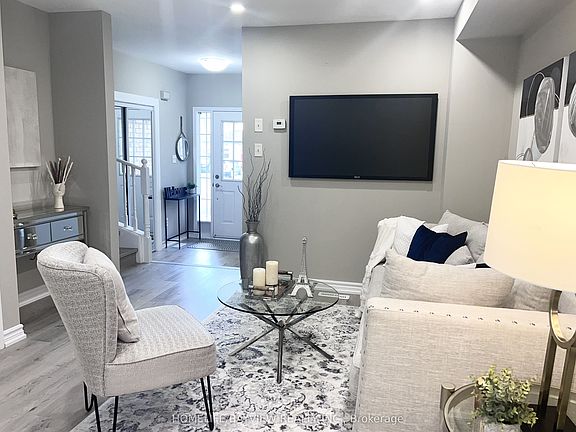 5th image of 52 Hawthorne Cres