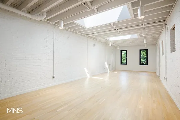 Rented by MNS | media 1