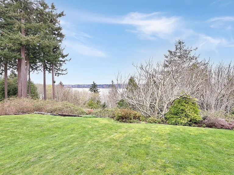 14329 Gibralter Rd — Photo 19