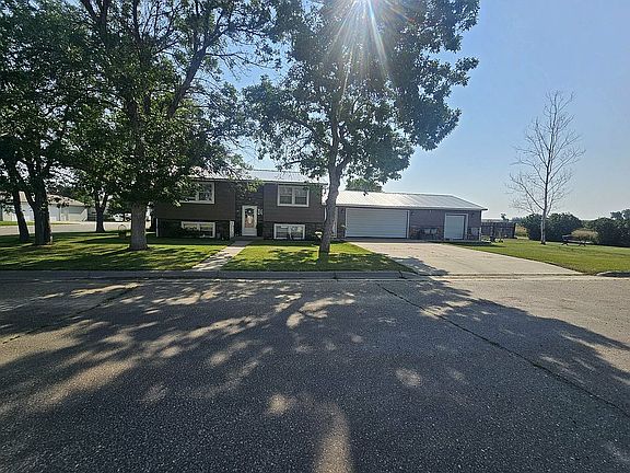 3rd image of 601 S 8th Ave E