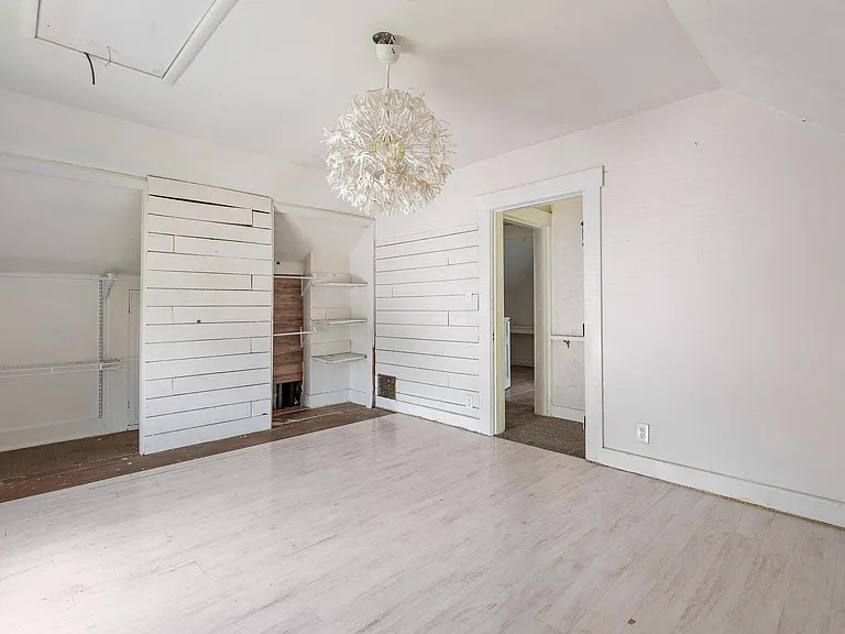 2225 Catalpa Dr — Photo 22