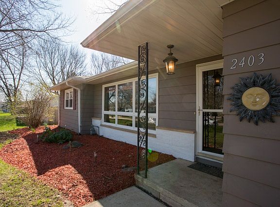 5th image of 2403 Valley High Dr