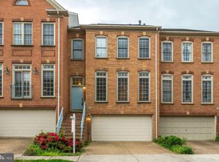 8033 Kidwell Hill Ct, Vienna, VA 22182