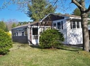32 Lamplighter Ln, Springfield, MA 01119