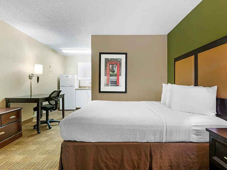 Studio Suite - 1 Queen Bed