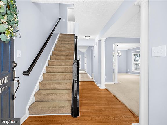 5th image of 8105 Woodbine Ct