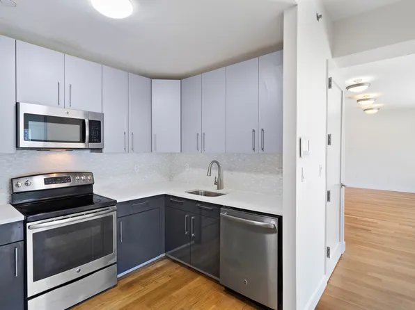 2727 Henry Hudson Parkway West image 16 of 38