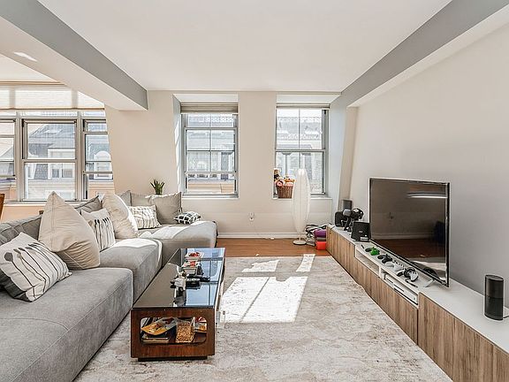 3rd image of 149 Essex St APT 6M