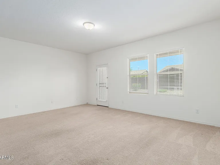 2415 E San Miguel Dr — Photo 4