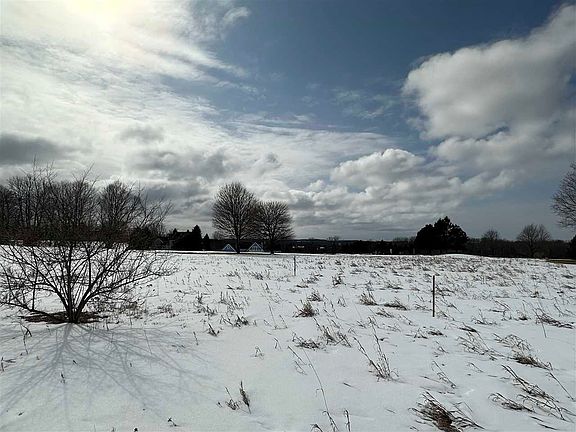 3rd image of 200 Crooked Tree Dr