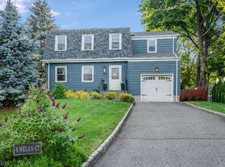 4 Wells Ct, Glen Ridge, NJ 07028