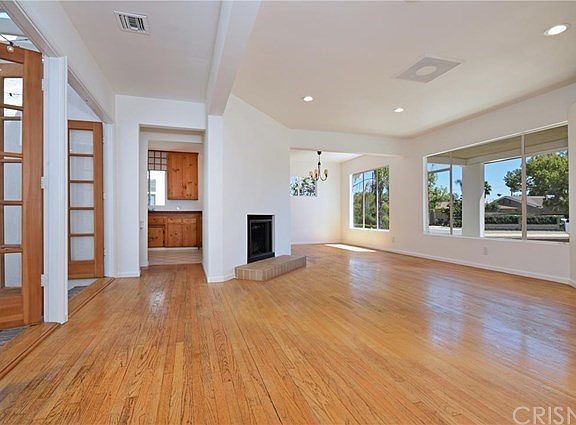 3rd image of 12807 Friar St