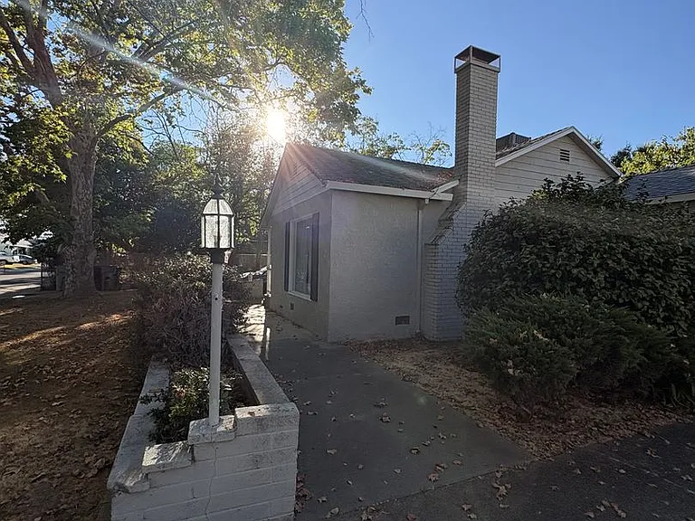 2649 21st Ave — Photo 4