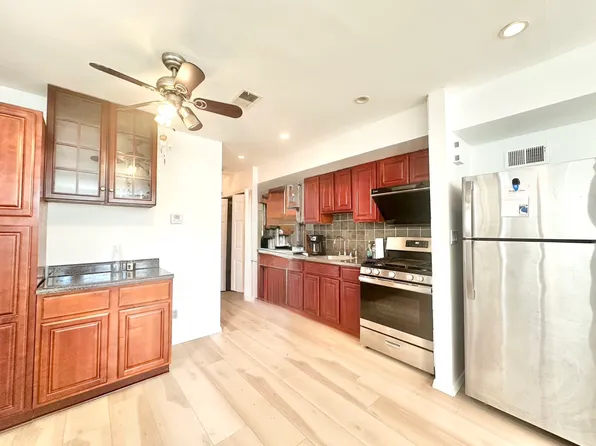133 Woodcutters Ln #Basement, Staten Island, NY 10306