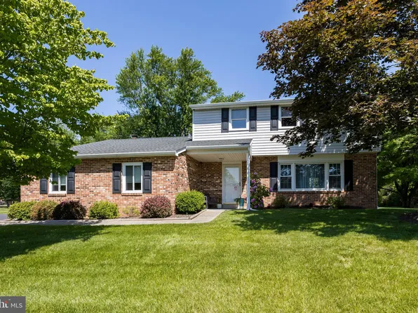 1159 Thrush Ln, Audubon, PA 19403