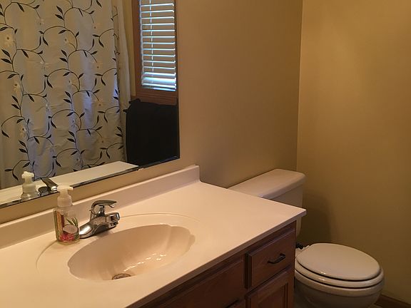 Master bedroom bathroom 