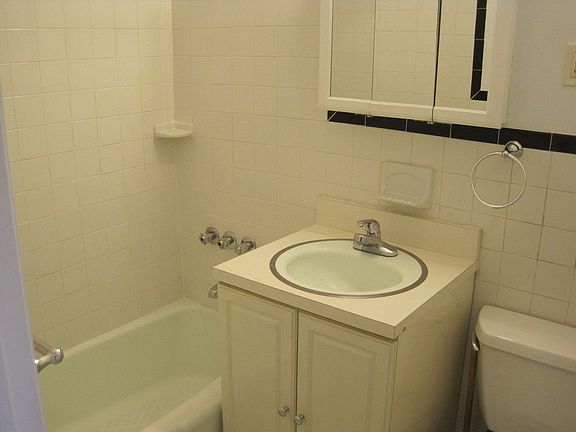 3rd image of 276 Court St Floor 2