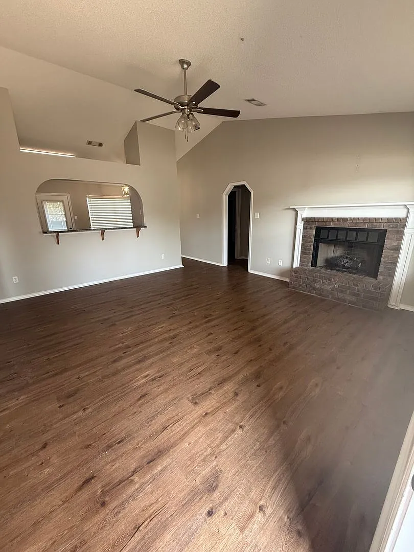 161 Ridgecrest Drive — Photo 2