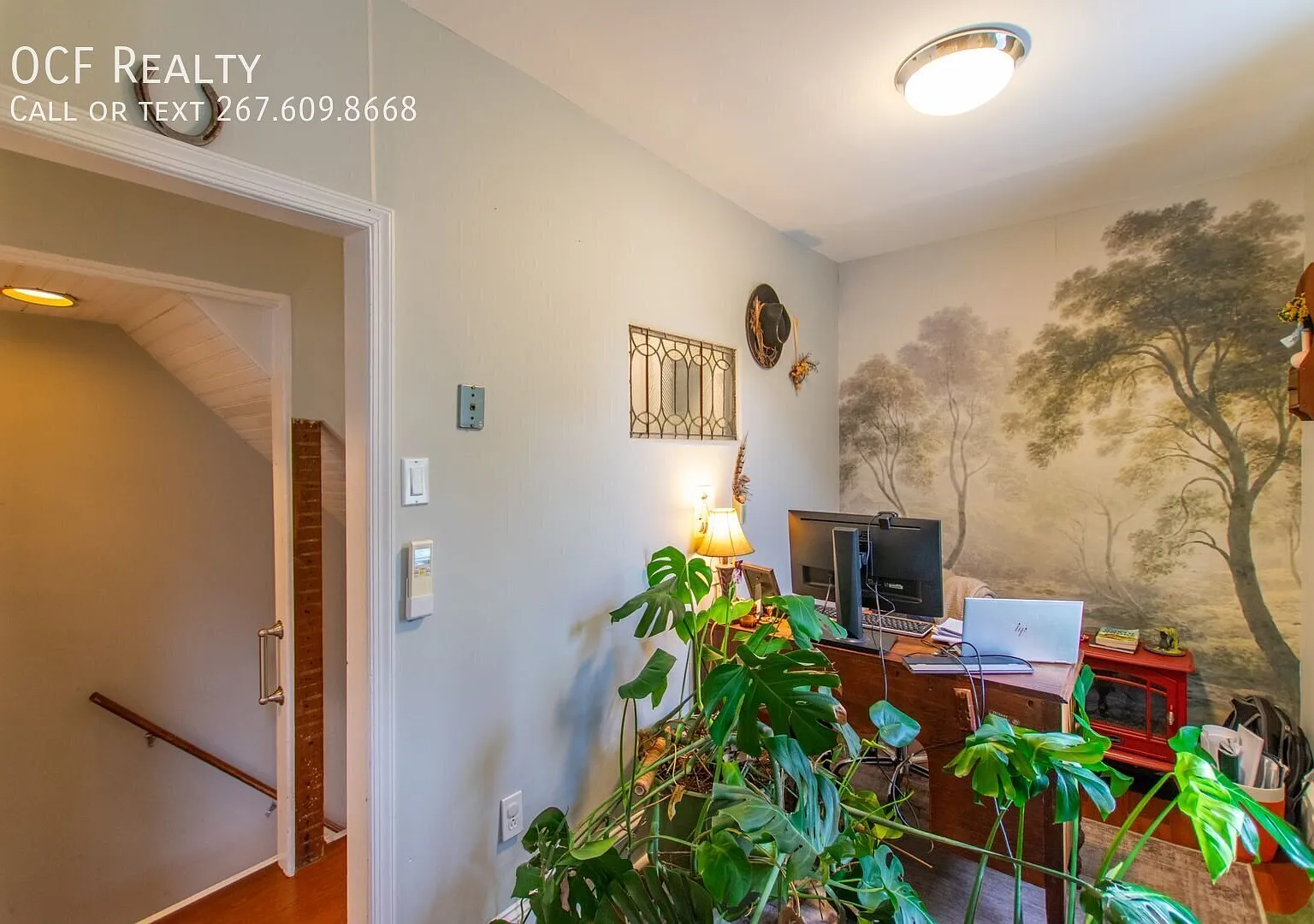 Fantastic Queen Village Home! — Photo 2