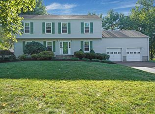 2 Abbey Ln, Ocean, NJ 07712