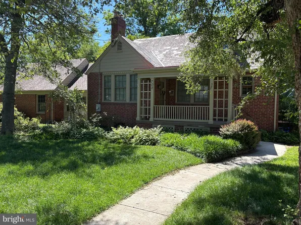 702 McNeill Rd, Silver Spring, MD 20910