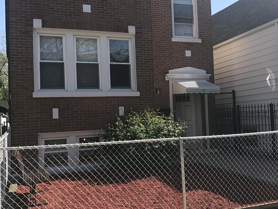 Exterior of building 4319 W. Hirsch Unit 2