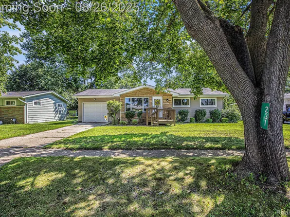 231 Cheney St, Imlay City, MI 48444