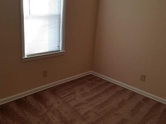 5th image of 692 Virginia Ave #692