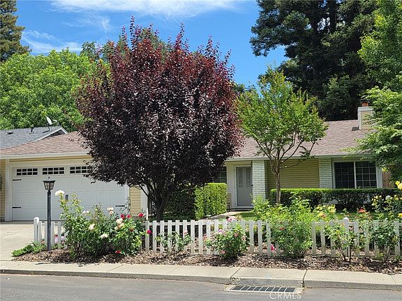 3rd image of 629 Victorian Park Dr