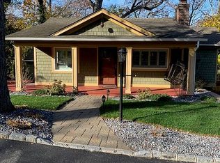 33 Amityville Rd, Sound Beach, NY 11789